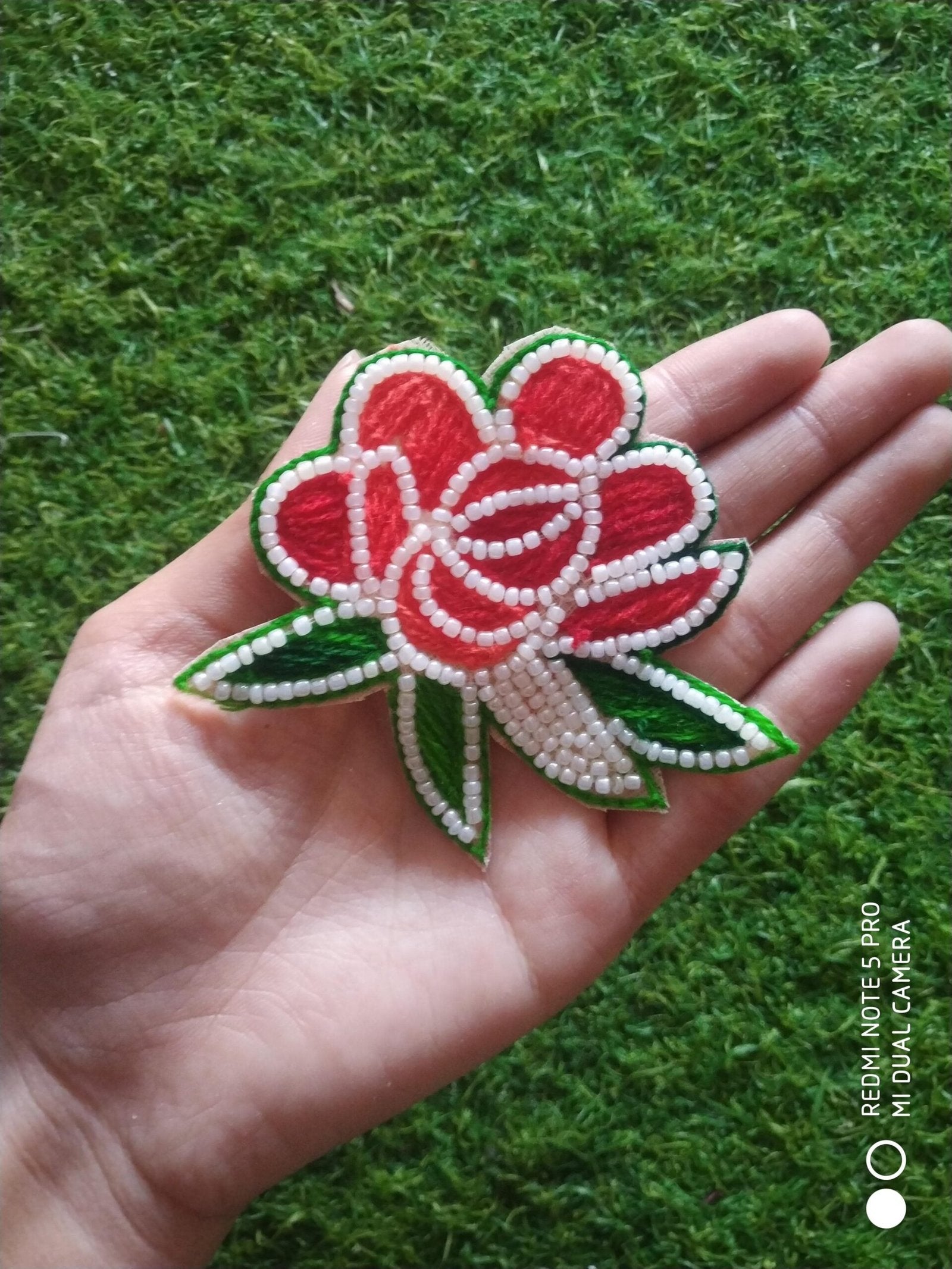 Rose Flower Buti Patches - 10pc
