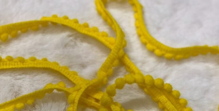 PomPom Lace - 1 mtr - Yellow