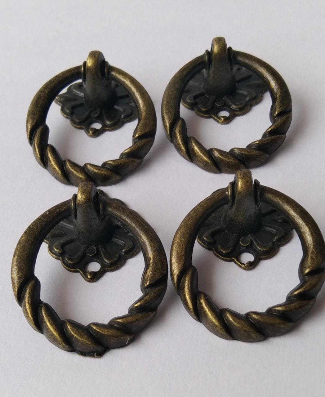 KNOB CHARMS