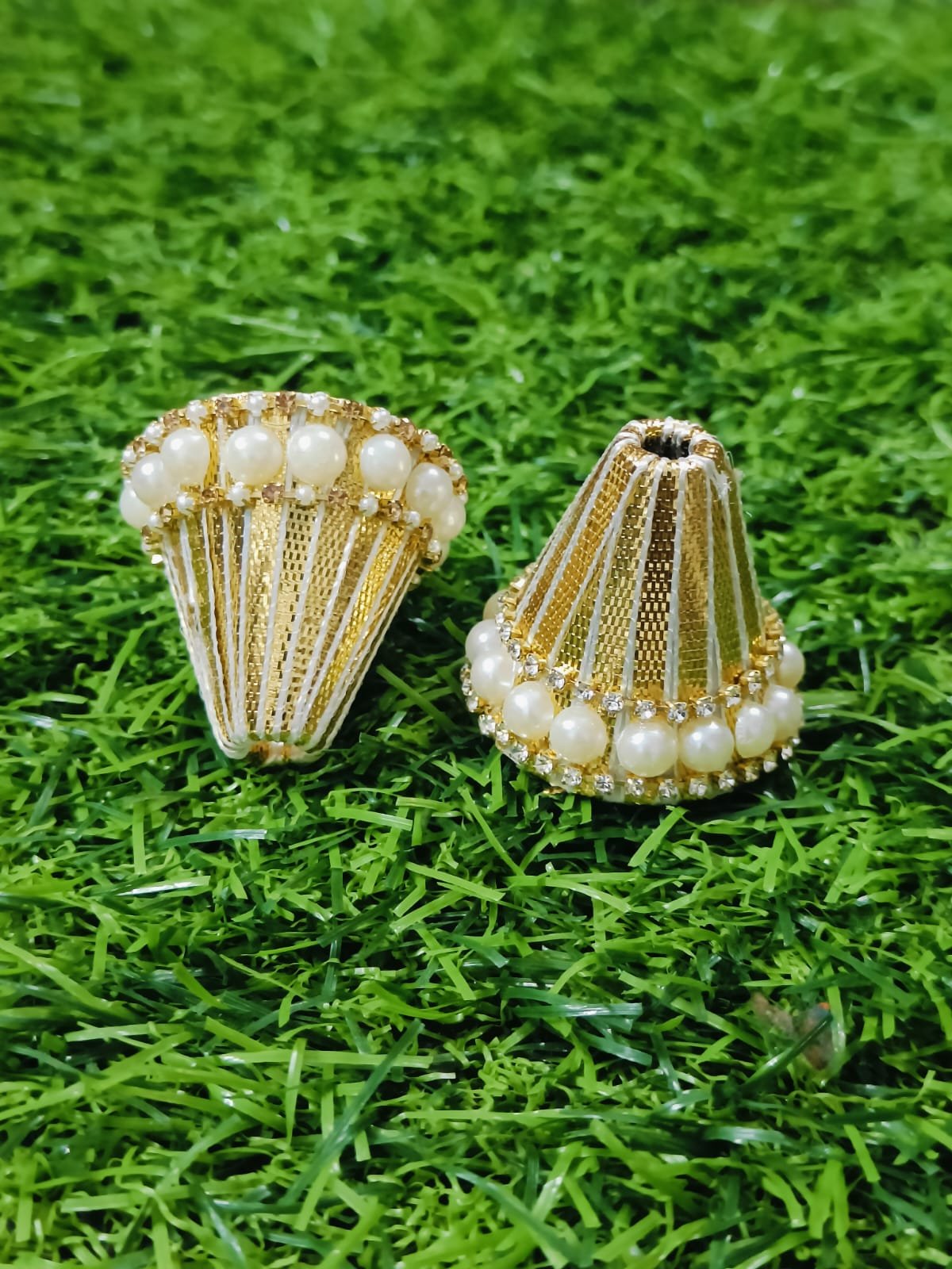 White Pearl Golden Cone - 10pc