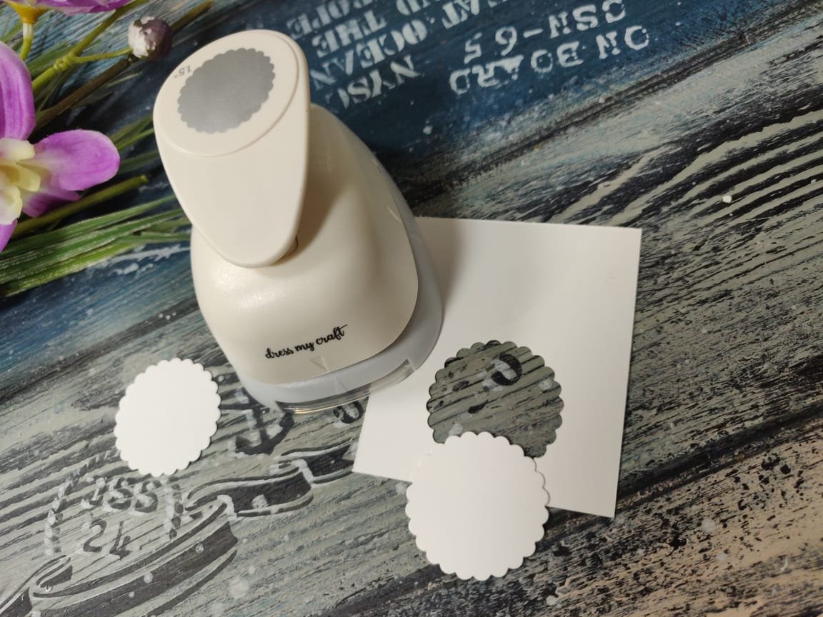1.5″ Scalloped Circle Punch