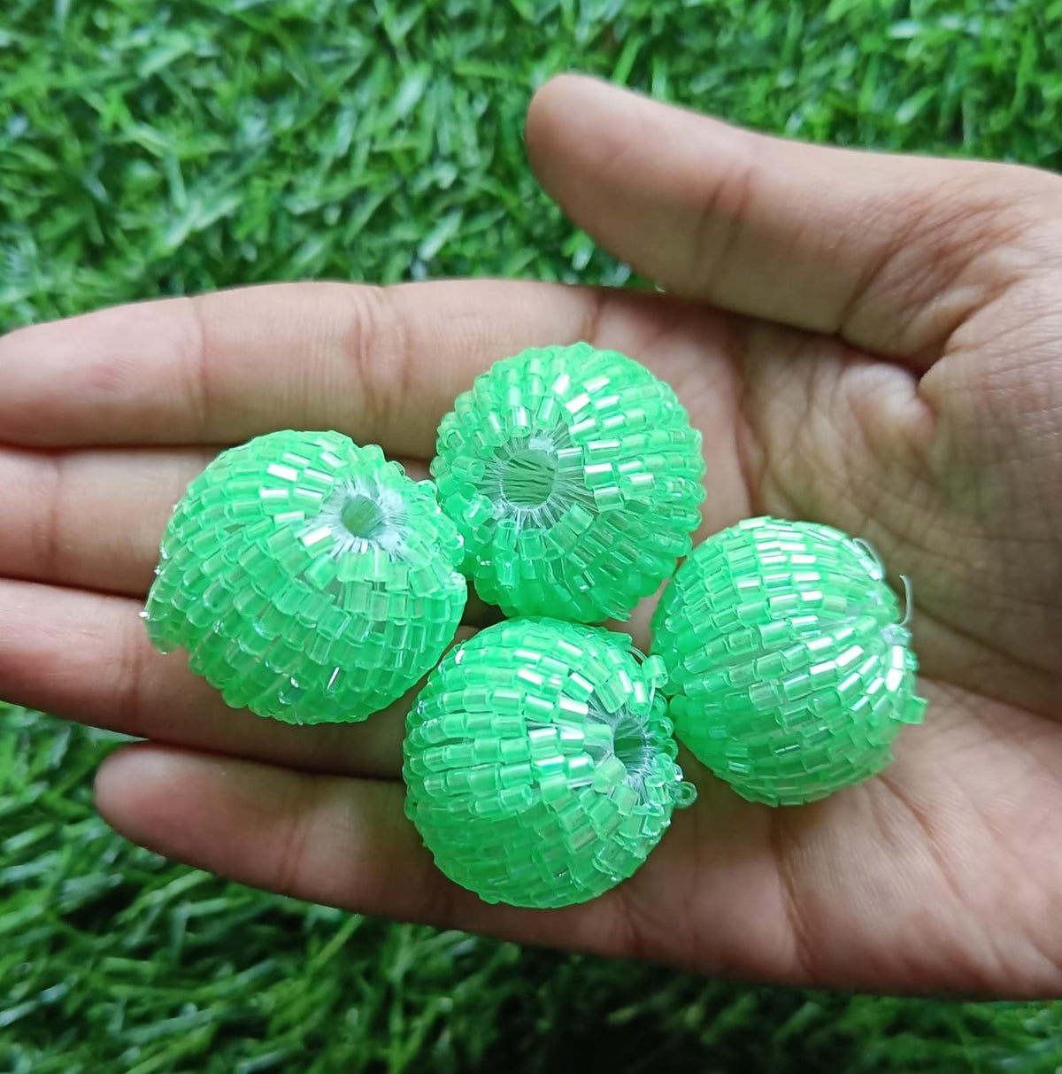Parrot Green Katdana Balls (24No) – 10pc