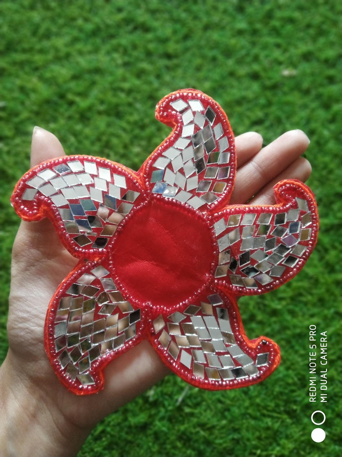 Red Round Flower Buti Patches - 5pc