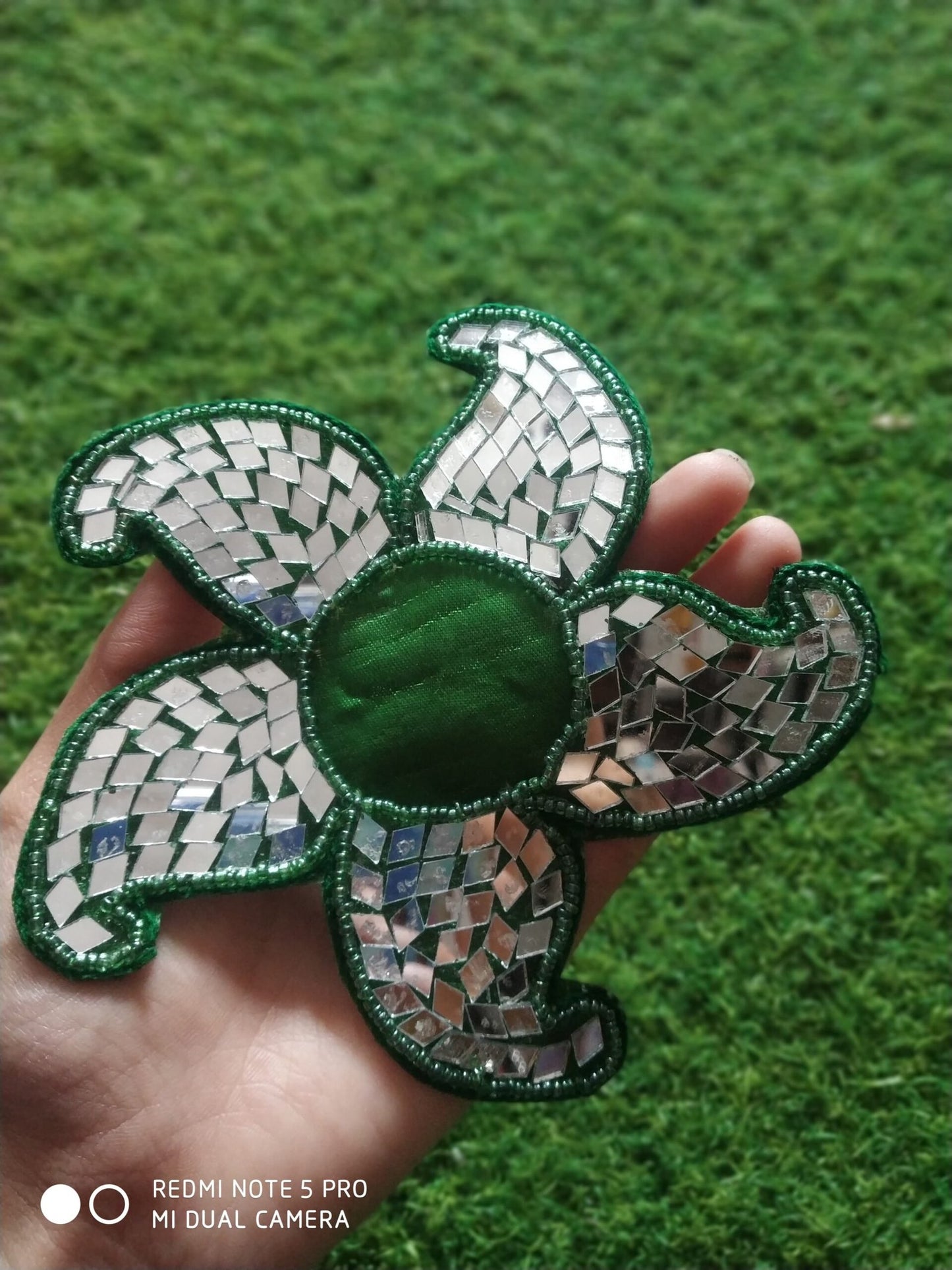Green Round Flower Buti Patches - 5pc