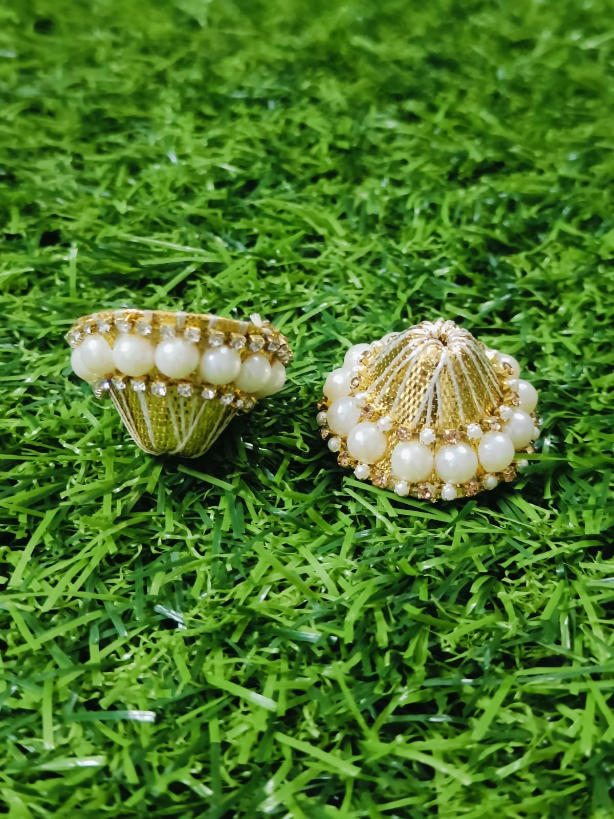 White Pearl Golden Cone - 10pc