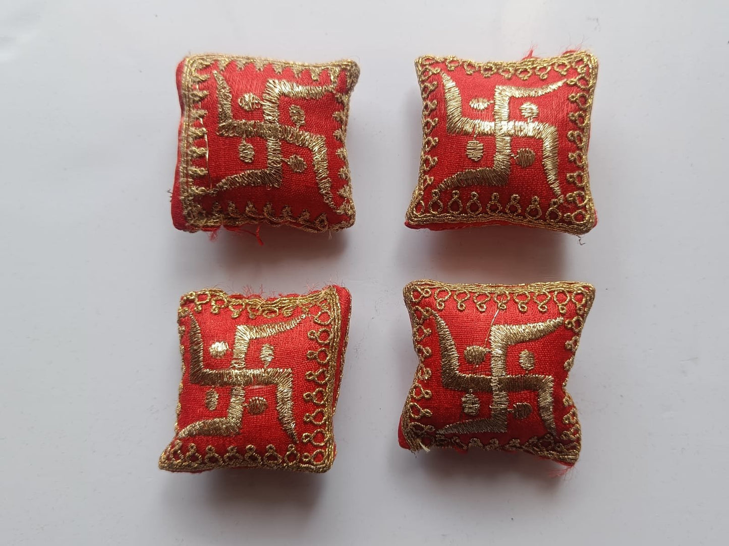 Pilow Satiya (Red) – 4pcs