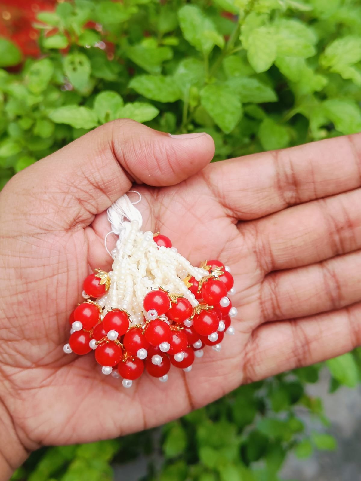Red Moti Latkan - 10pc