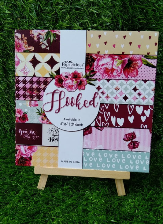 Hooked - 6*6 inch - Paperpack