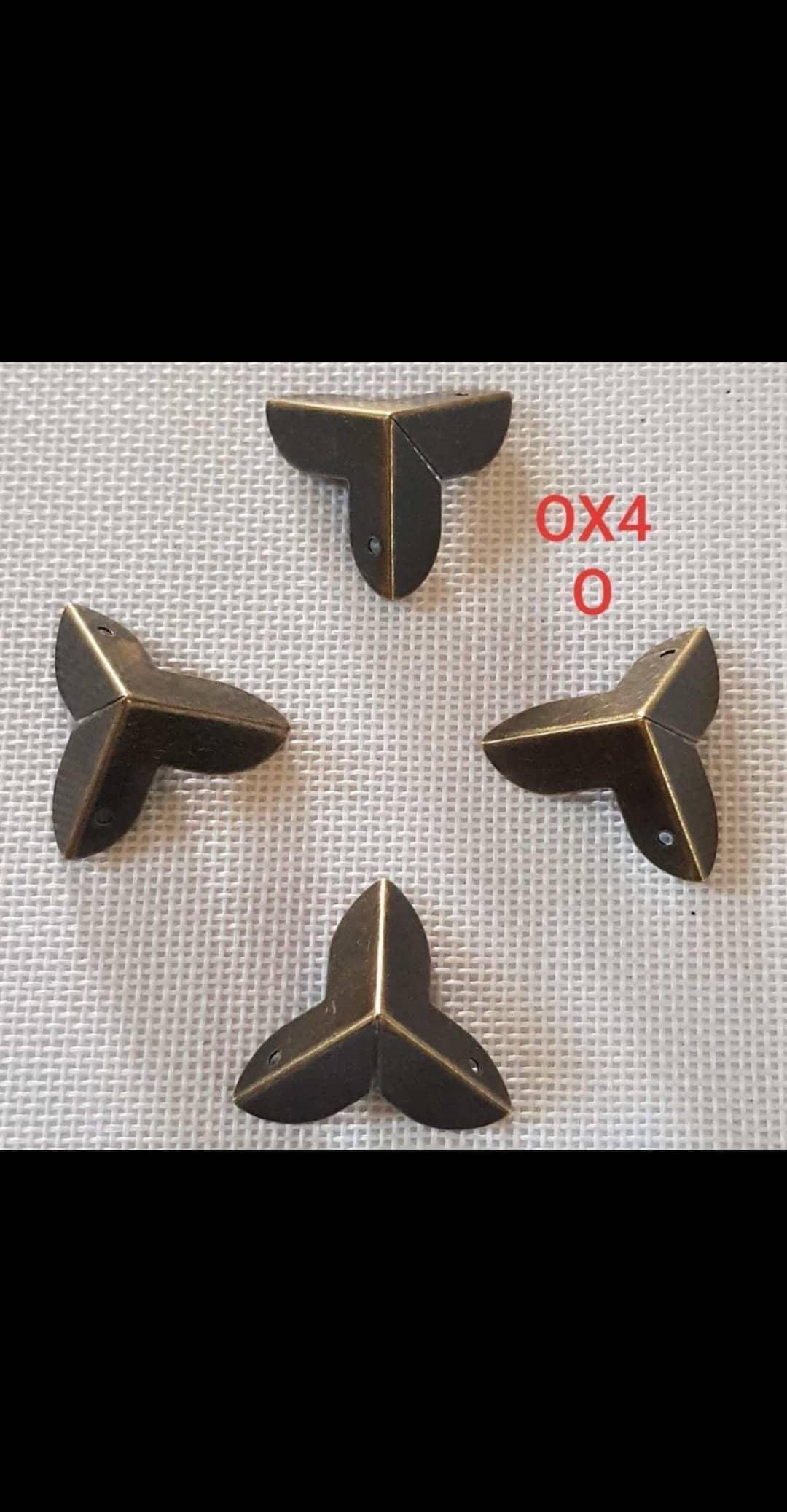 Corner Charms - #1