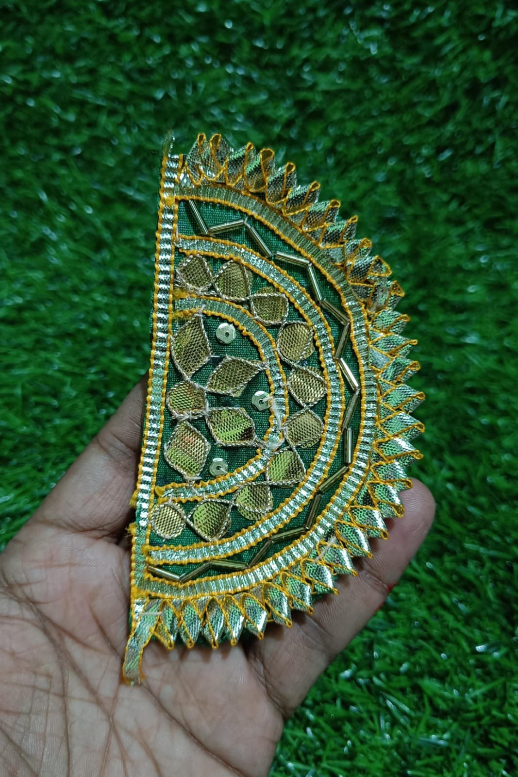 Gota Butti Patch Half Moon (12X7cm)