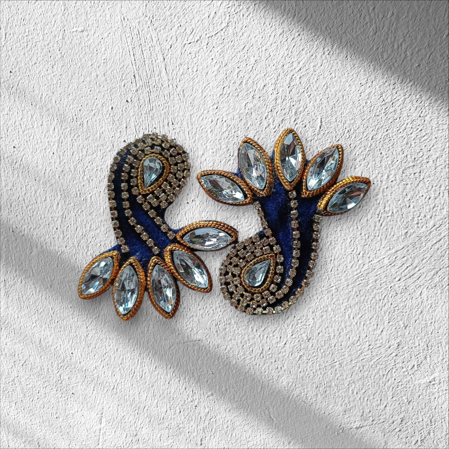 Feather Buti - 20pc