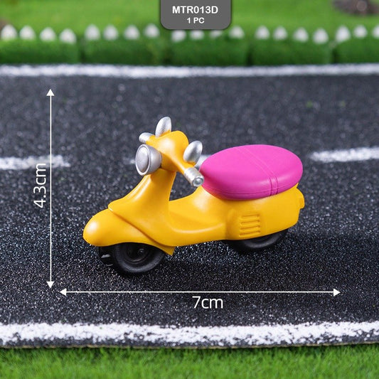 Yellow Scooter Miniature (MTR013D)