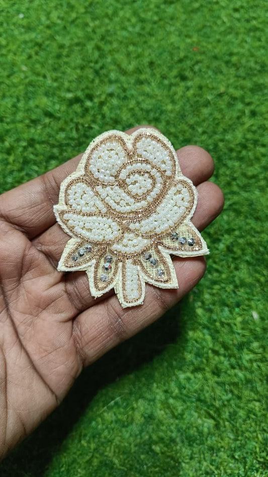 White And Golden Rose Buti Patches - 10pc