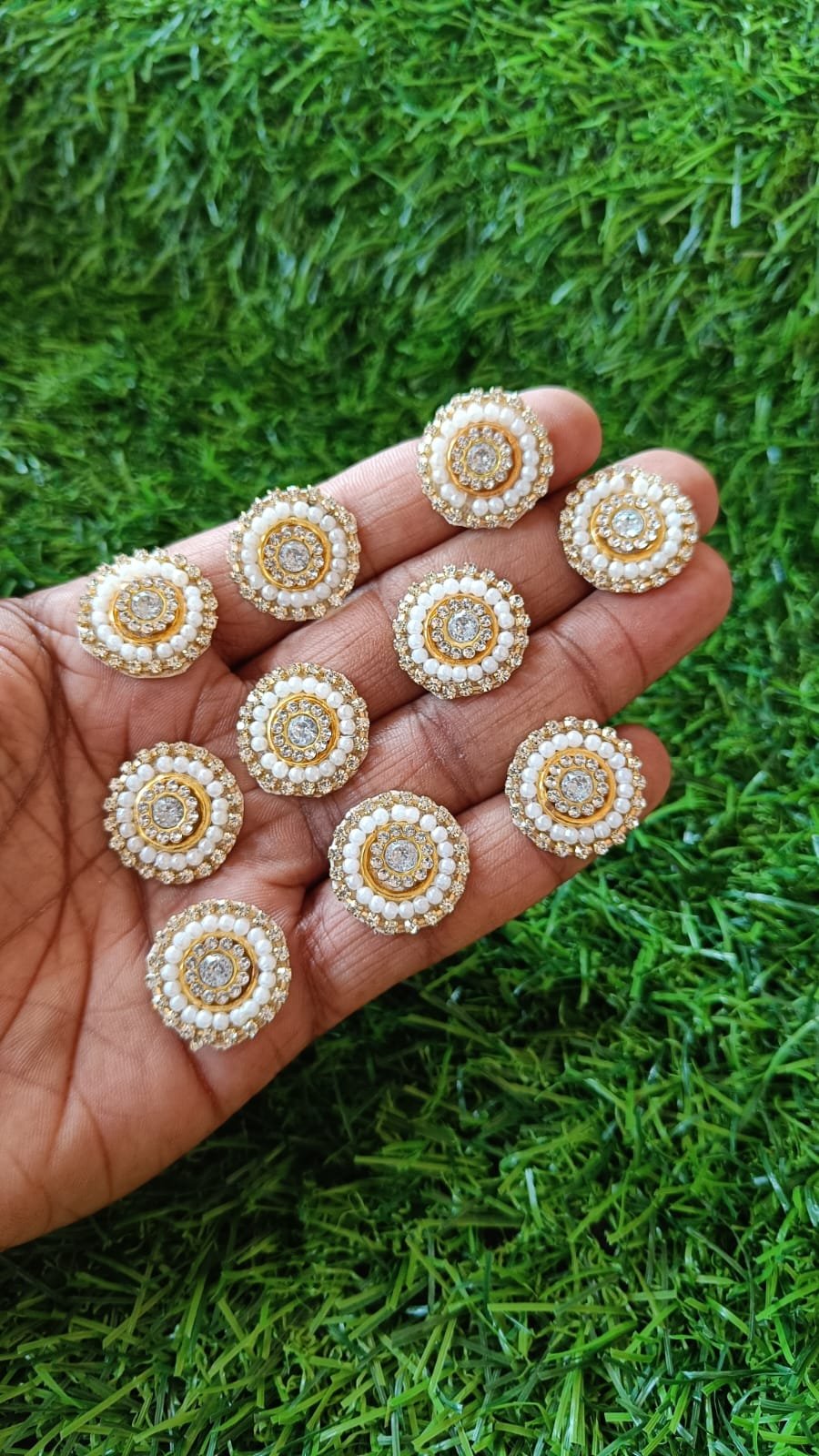 Stone Round Buti - 20pc