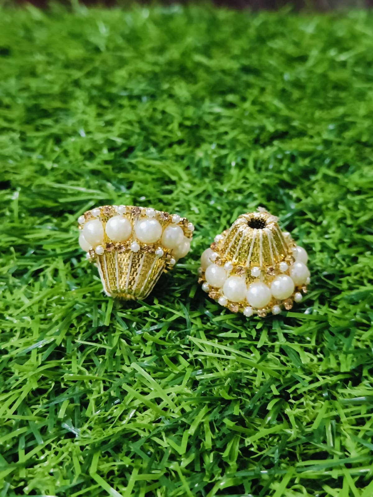 White Pearl Golden Cone - 10pc