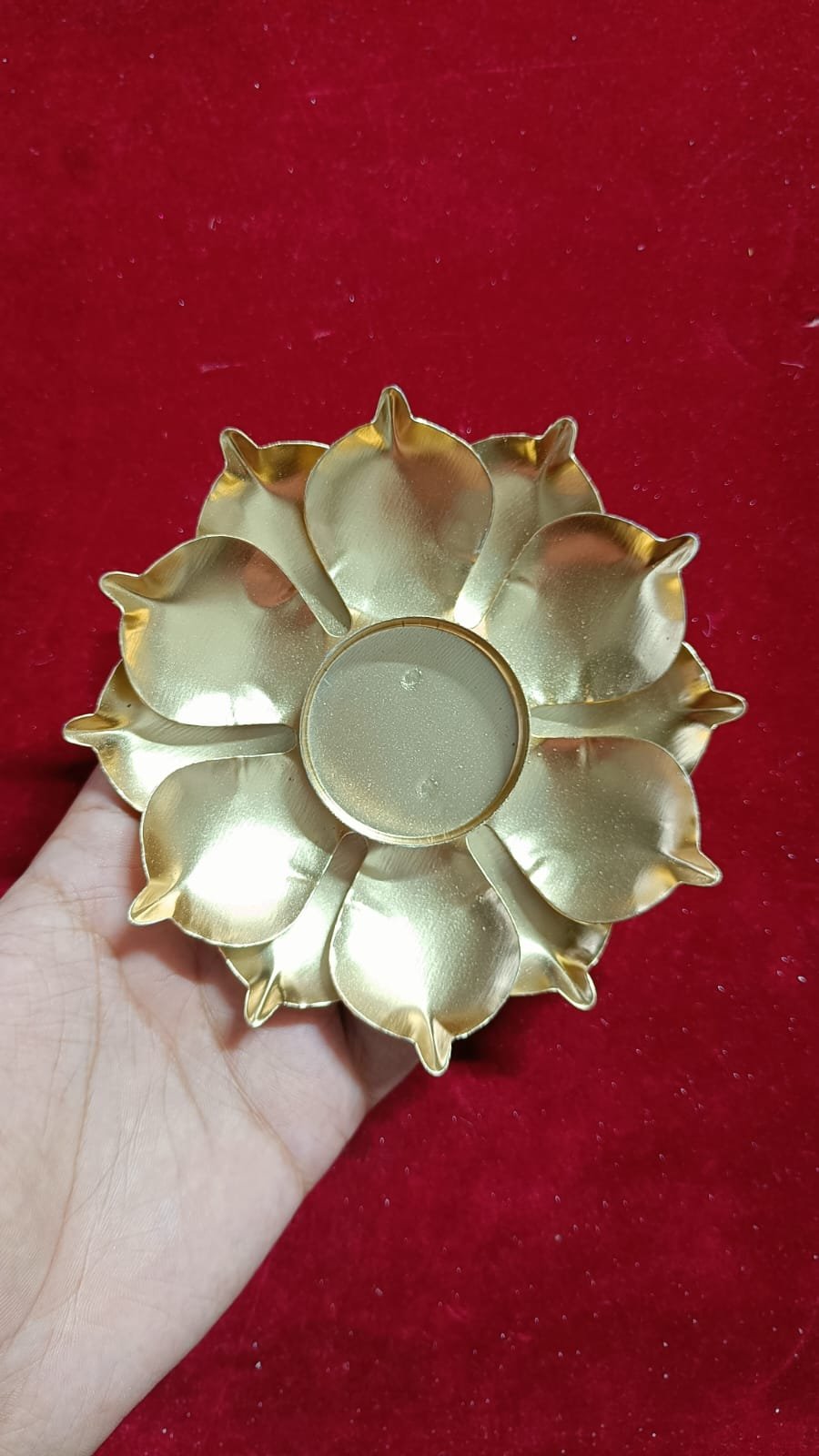 Metal Flower Tea Light Holder  (Single Piece)