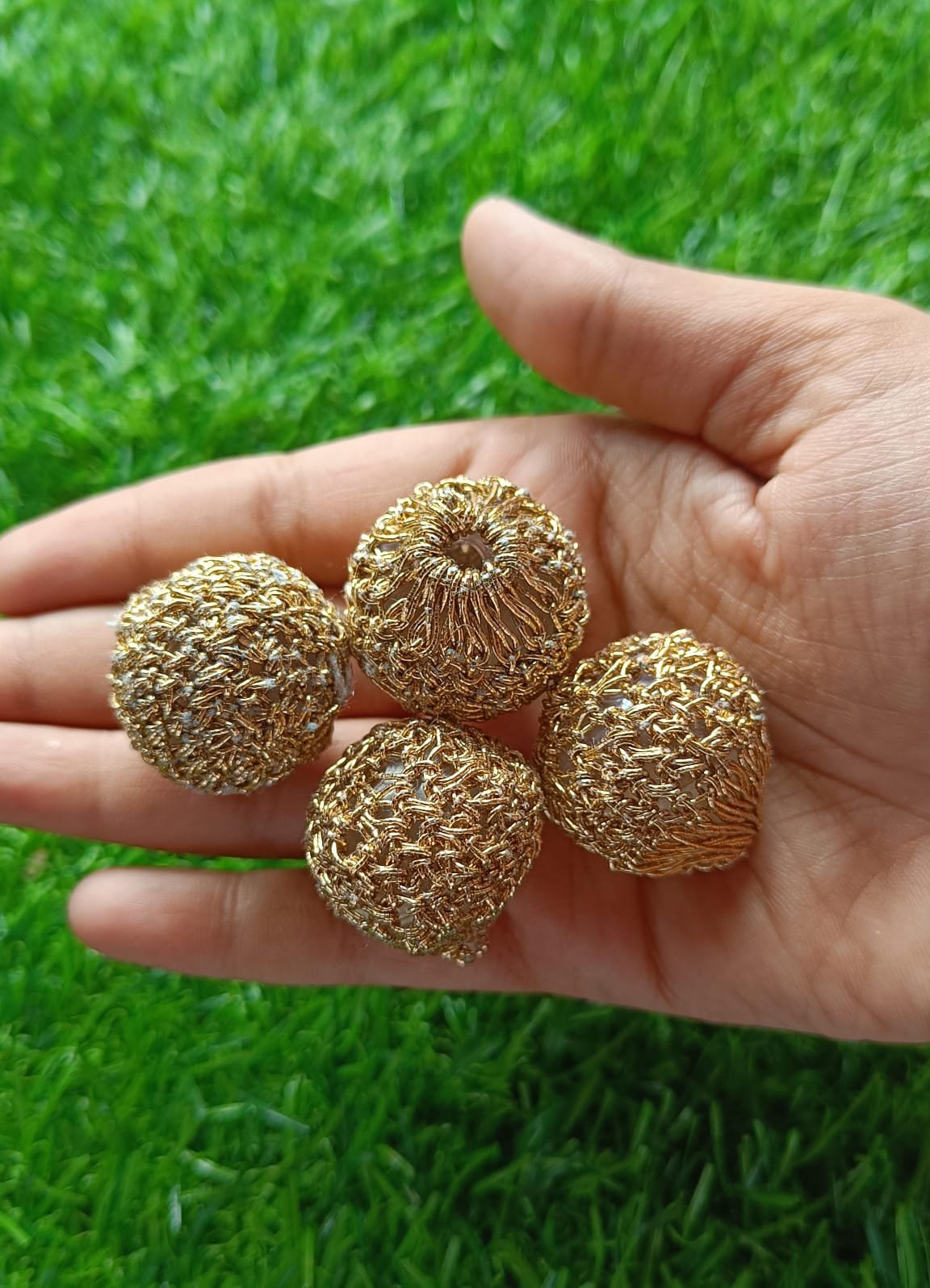 Crosia Ball